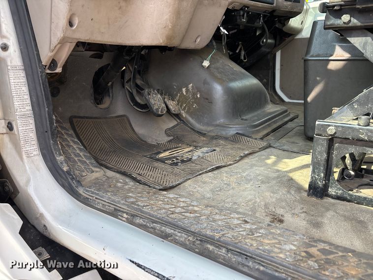 image for item ER3072 2007 Sterling L7500 hydrovac truck