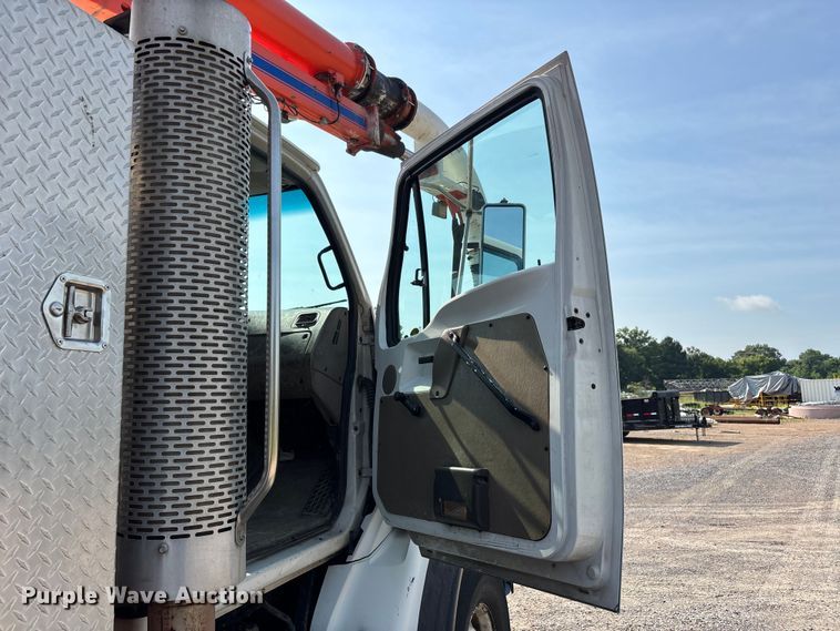 image for item ER3072 2007 Sterling L7500 hydrovac truck