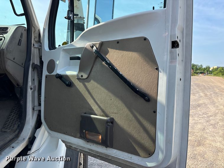 image for item ER3072 2007 Sterling L7500 hydrovac truck