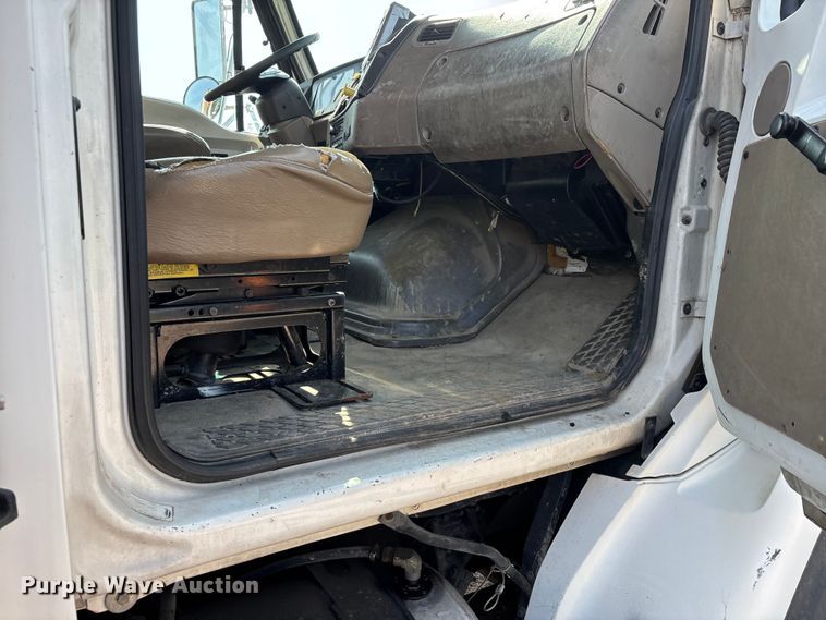image for item ER3072 2007 Sterling L7500 hydrovac truck