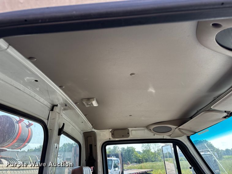 image for item ER3072 2007 Sterling L7500 hydrovac truck