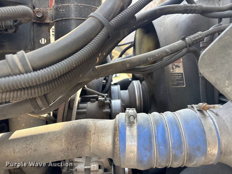 image for item ER3072 2007 Sterling L7500 hydrovac truck