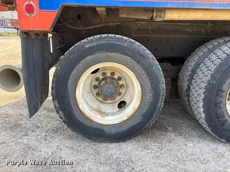 image for item ER3072 2007 Sterling L7500 hydrovac truck