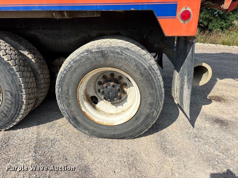 image for item ER3072 2007 Sterling L7500 hydrovac truck