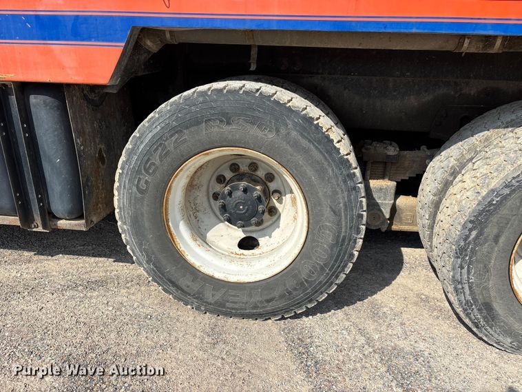 image for item ER3072 2007 Sterling L7500 hydrovac truck