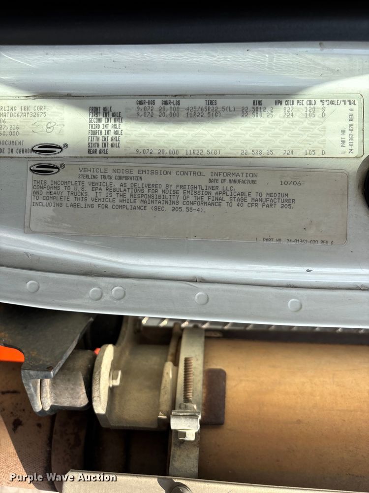 image for item ER3072 2007 Sterling L7500 hydrovac truck