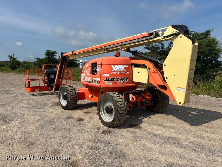 image for item ER3073 2012 JLG 600AJ boom lift