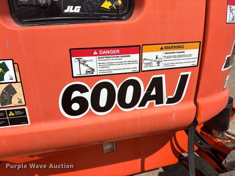 image for item ER3073 2012 JLG 600AJ boom lift