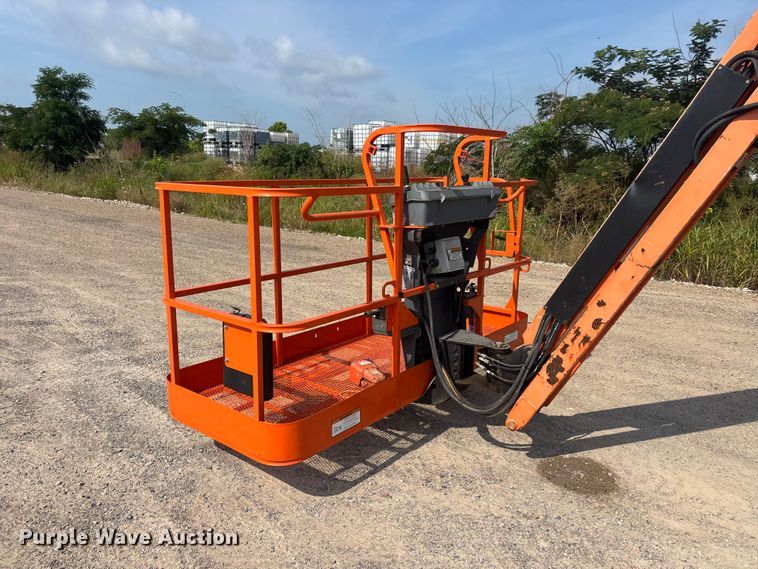 image for item ER3073 2012 JLG 600AJ boom lift