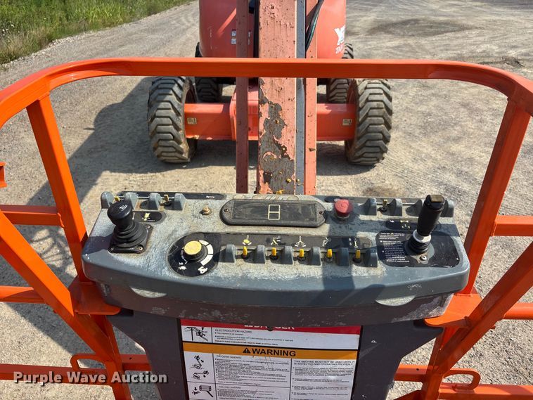 image for item ER3073 2012 JLG 600AJ boom lift