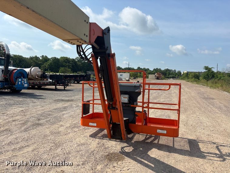 image for item ER3073 2012 JLG 600AJ boom lift