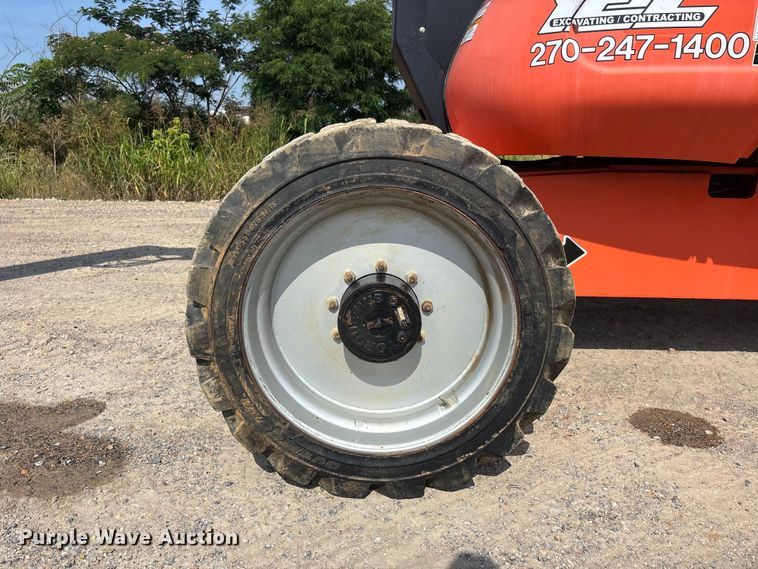 image for item ER3073 2012 JLG 600AJ boom lift
