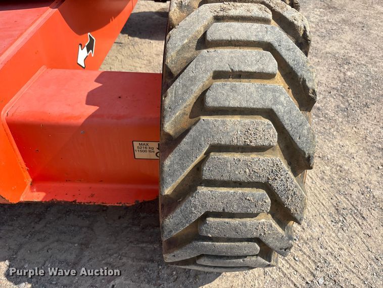 image for item ER3073 2012 JLG 600AJ boom lift