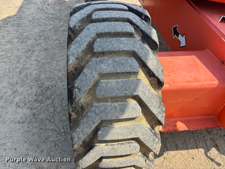 image for item ER3073 2012 JLG 600AJ boom lift
