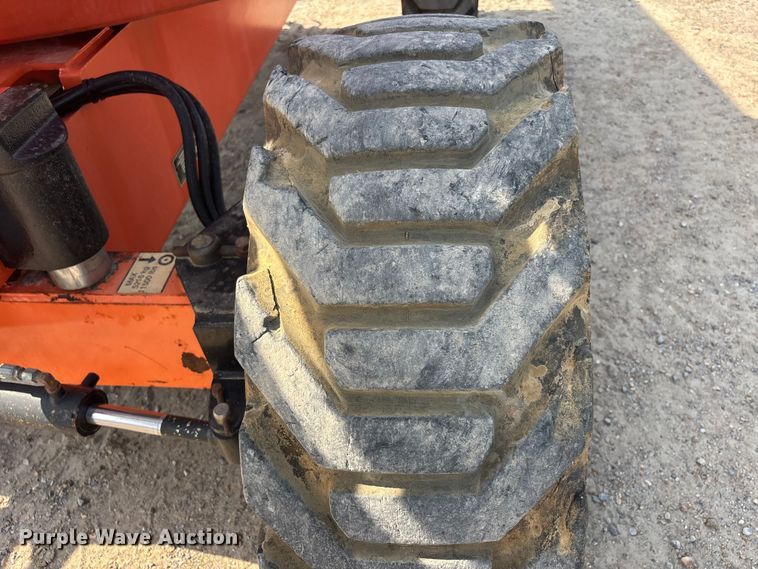image for item ER3073 2012 JLG 600AJ boom lift
