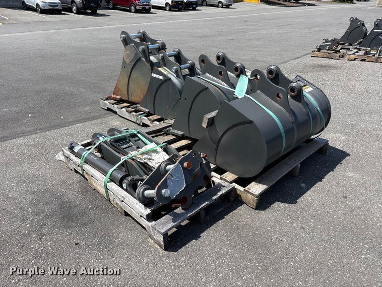 image for item ET0586 Excavator attachments