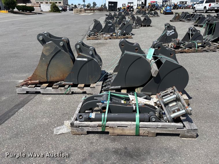 image for item ET0586 Excavator attachments