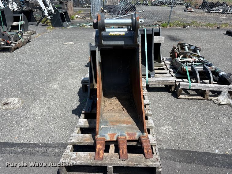 image for item ET0586 Excavator attachments