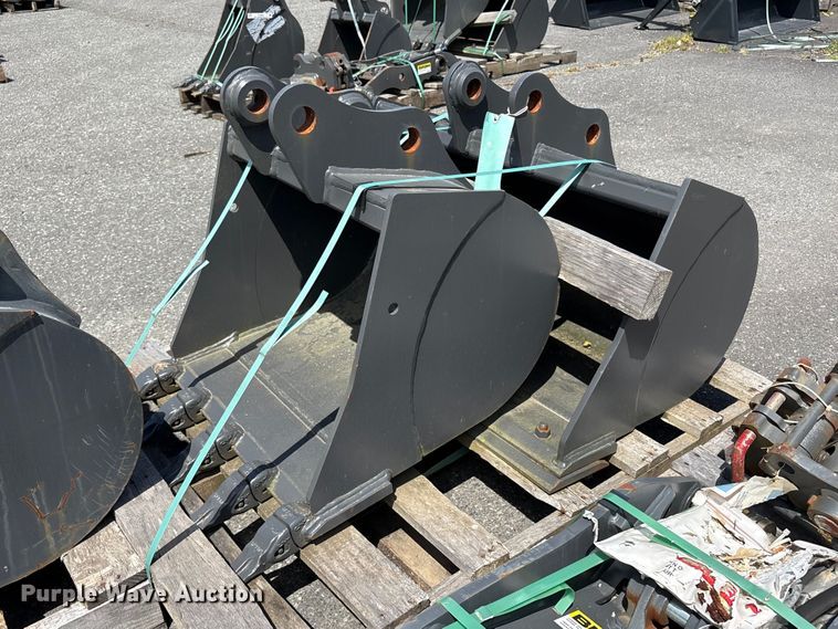 image for item ET0586 Excavator attachments