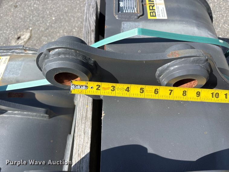 image for item ET0586 Excavator attachments