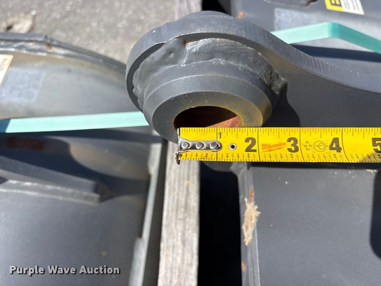 image for item ET0586 Excavator attachments
