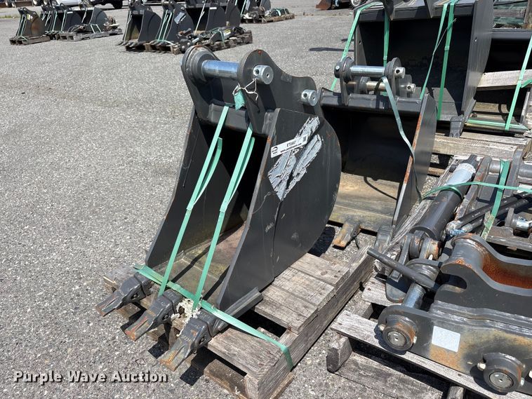 image for item ET0587 Excavator attachments