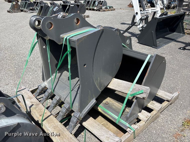 image for item ET0587 Excavator attachments