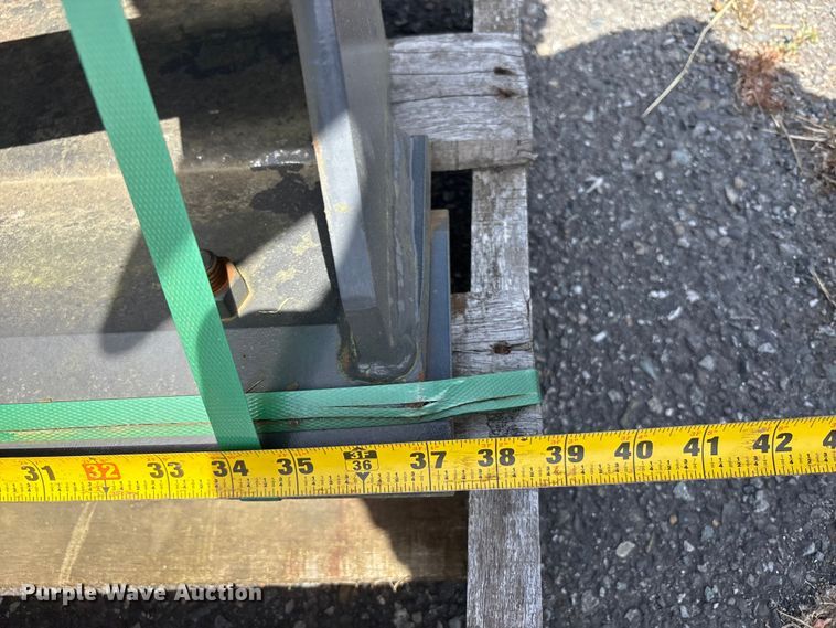 image for item ET0587 Excavator attachments