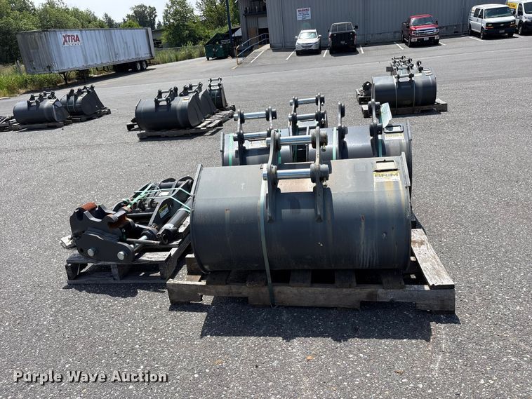image for item ET0591 Excavator attachments