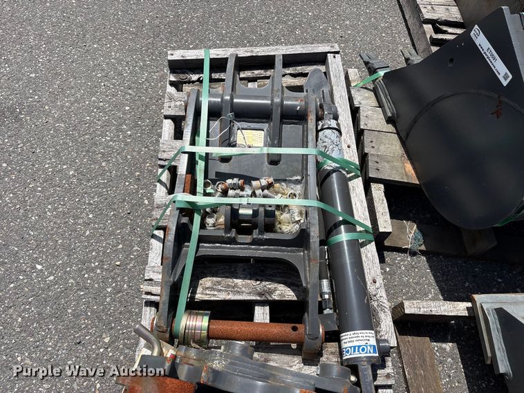 image for item ET0591 Excavator attachments