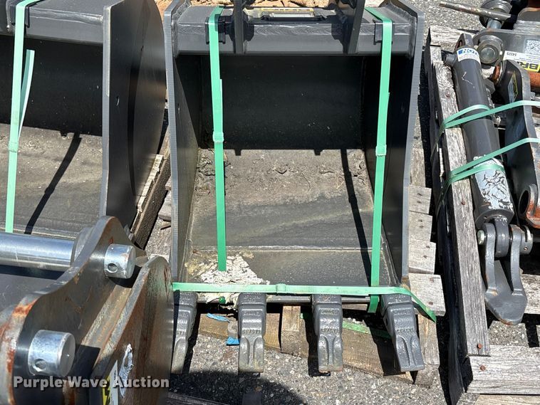 image for item ET0591 Excavator attachments
