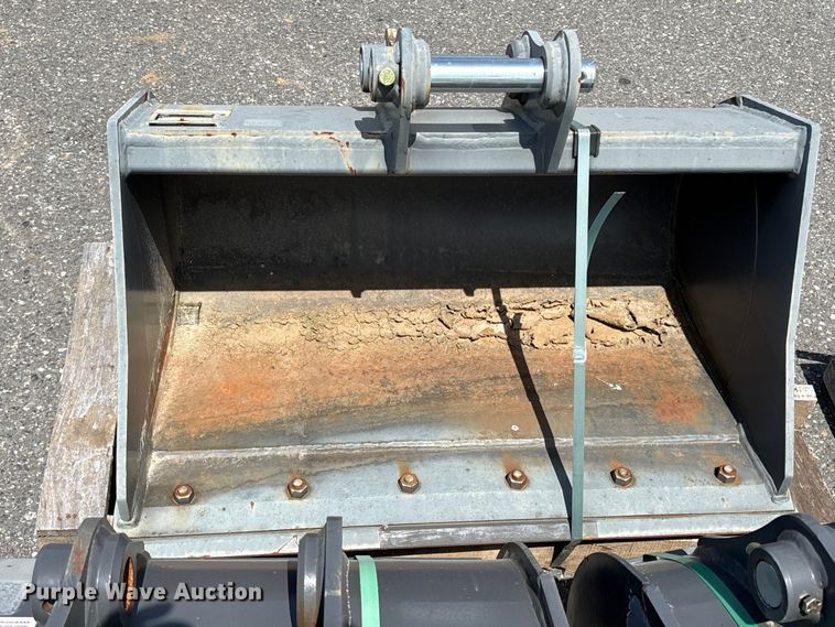 image for item ET0591 Excavator attachments