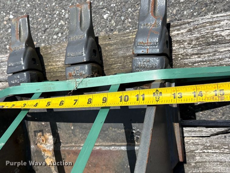 image for item ET0591 Excavator attachments