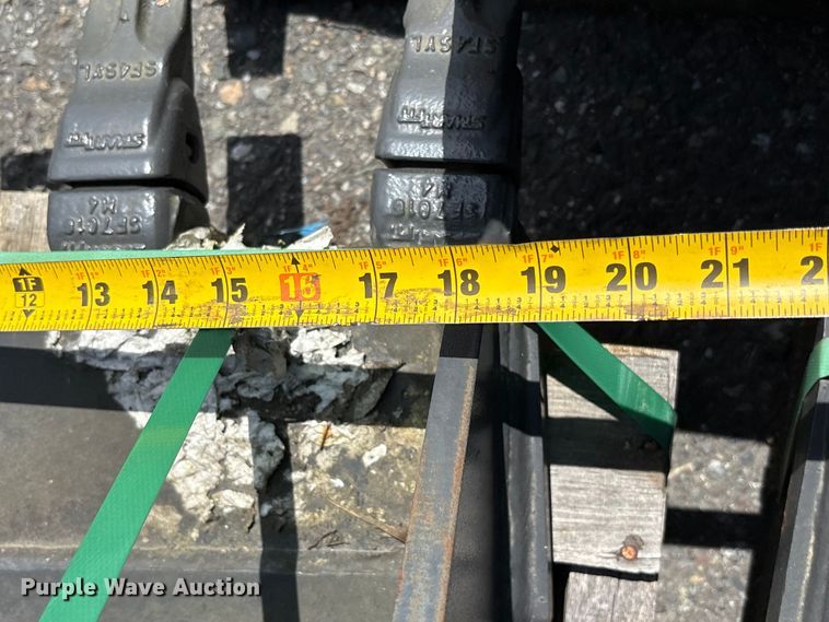 image for item ET0591 Excavator attachments