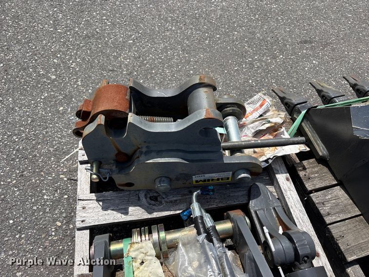 image for item ET0593 Excavator attachments