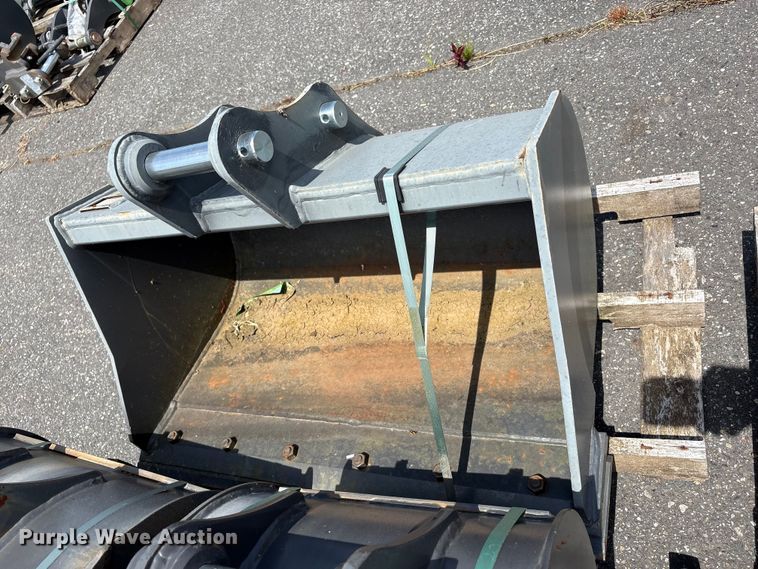 image for item ET0593 Excavator attachments