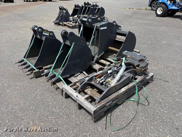 image for item ET0597 Excavator attachments