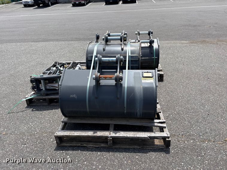 image for item ET0597 Excavator attachments