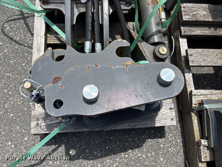 image for item ET0597 Excavator attachments