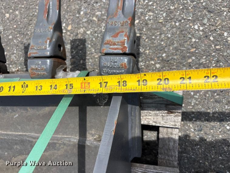 image for item ET0597 Excavator attachments