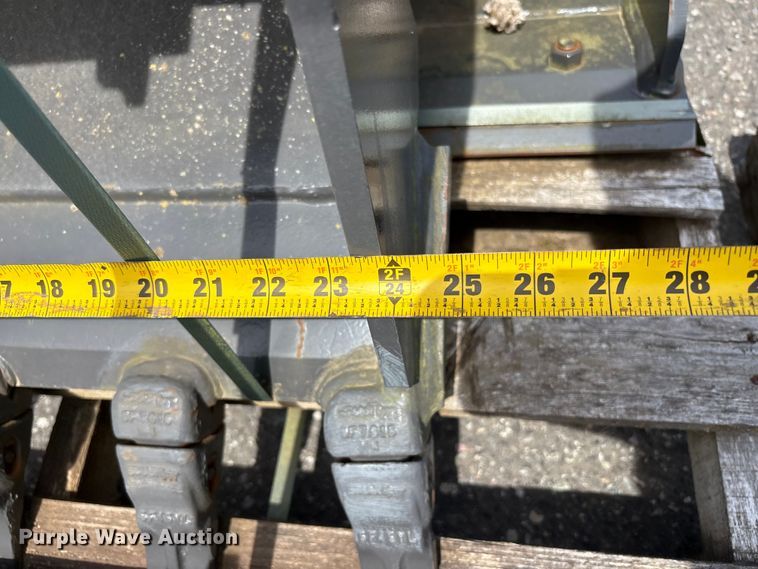 image for item ET0597 Excavator attachments