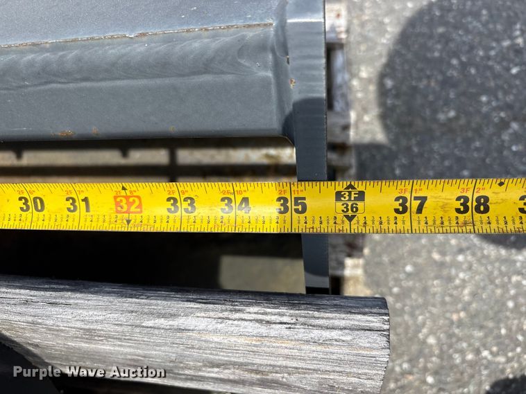 image for item ET0597 Excavator attachments