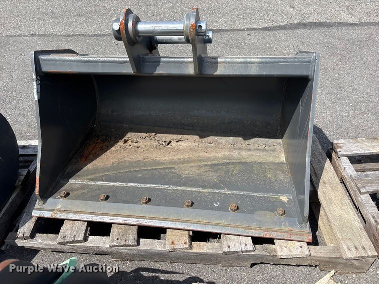 image for item ET0604 Excavator attachment