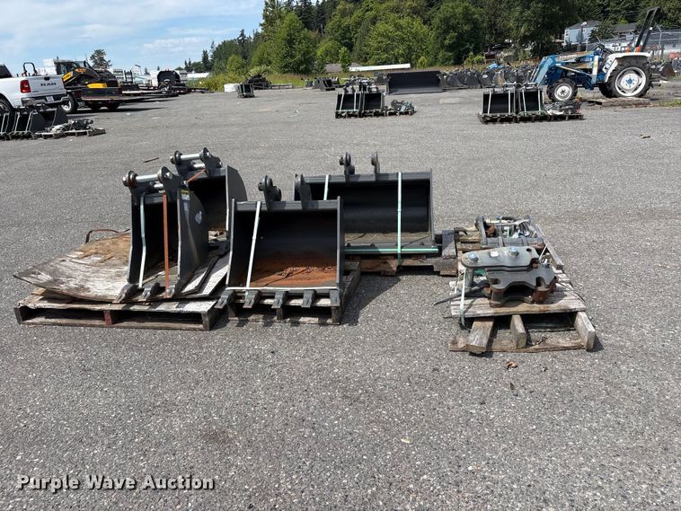 image for item ET0606 Excavator attachments