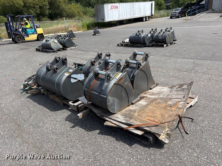 image for item ET0606 Excavator attachments