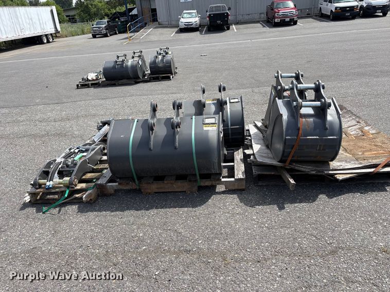 image for item ET0606 Excavator attachments
