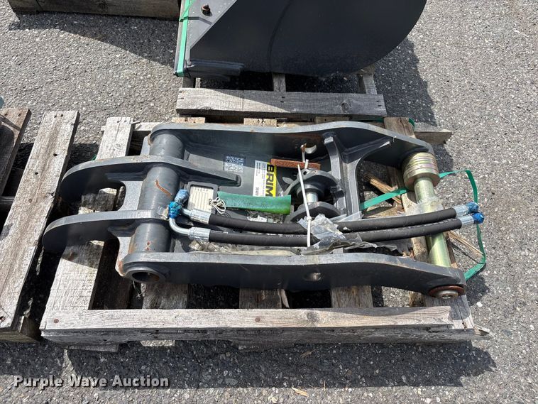 image for item ET0606 Excavator attachments