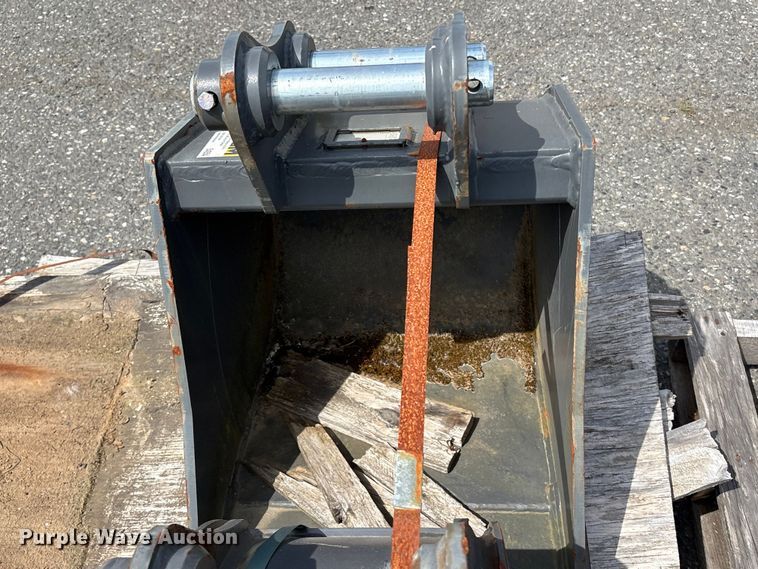 image for item ET0606 Excavator attachments