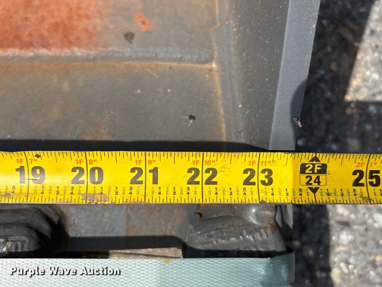 image for item ET0606 Excavator attachments