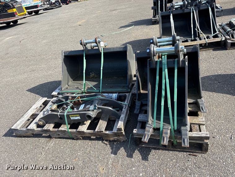 image for item ET0610 Excavator attachments